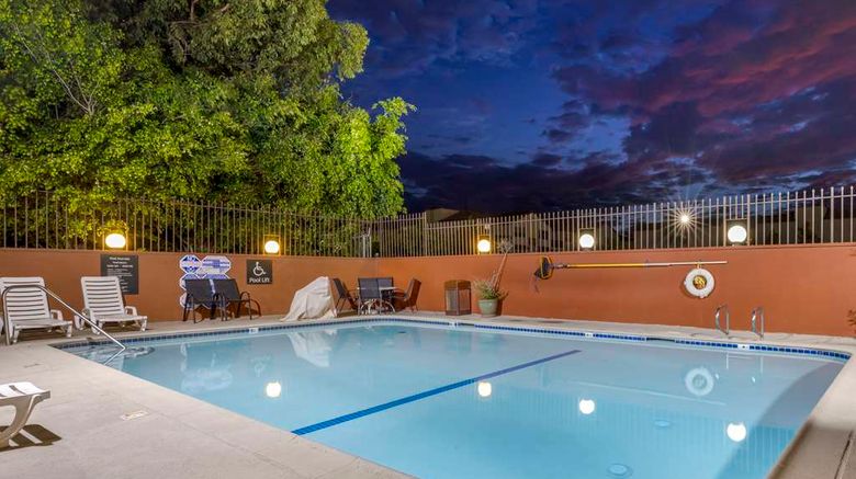 <b>Best Western Los Angeles Worldport Hotel Pool</b>. Images powered by <a href="https://iceportal.shijigroup.com/" title="IcePortal" target="_blank">IcePortal</a>.