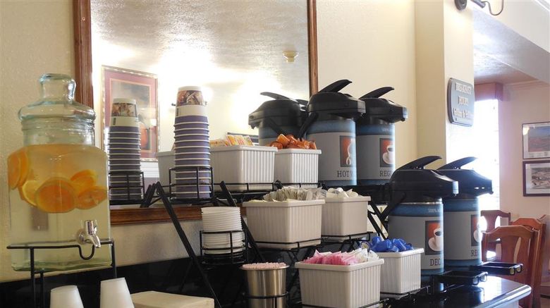 <b>Best Western John Jay Inn Lobby</b>. Images powered by <a href="https://iceportal.shijigroup.com/" title="IcePortal" target="_blank">IcePortal</a>.