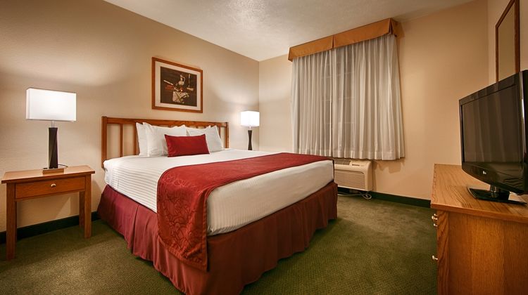 Best Western John Jay Inn Suite