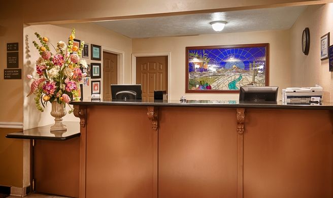 Best Western John Jay Inn Lobby