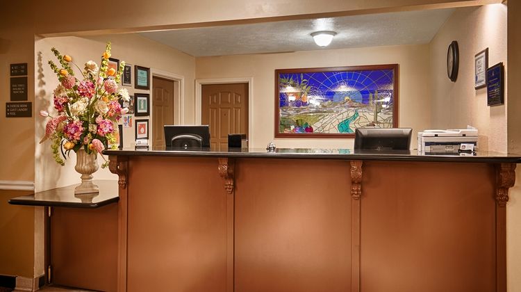 Best Western John Jay Inn Lobby