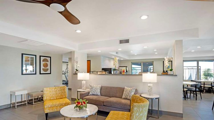 Best Western Exeter Inn & Suites Lobby