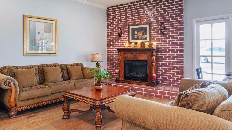 <b>Best Western Plus Hill House Lobby</b>. Images powered by <a href="https://iceportal.shijigroup.com/" title="IcePortal" target="_blank">IcePortal</a>.