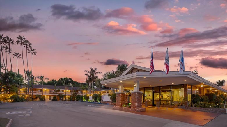 <b>Best Western Plus Carriage Inn Exterior</b>. Images powered by <a href="https://iceportal.shijigroup.com/" title="IcePortal" target="_blank">IcePortal</a>.