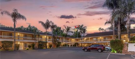 Best Western Plus Carriage Inn Exterior