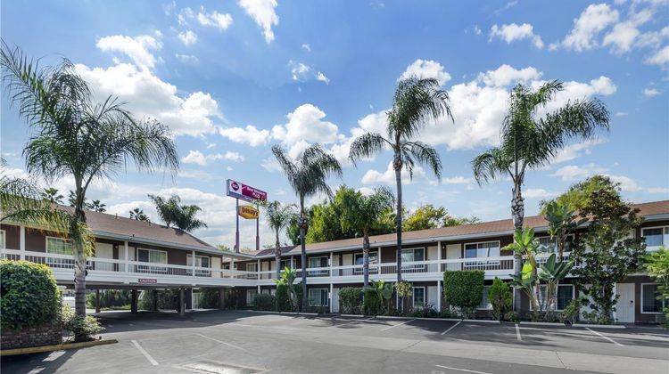 Best Western Plus Carriage Inn Exterior