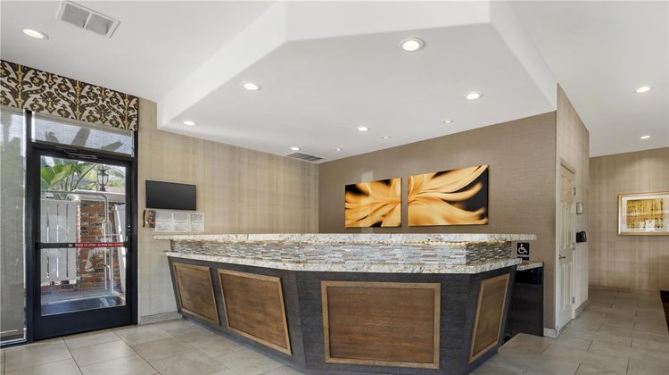 Best Western Plus Carriage Inn Lobby