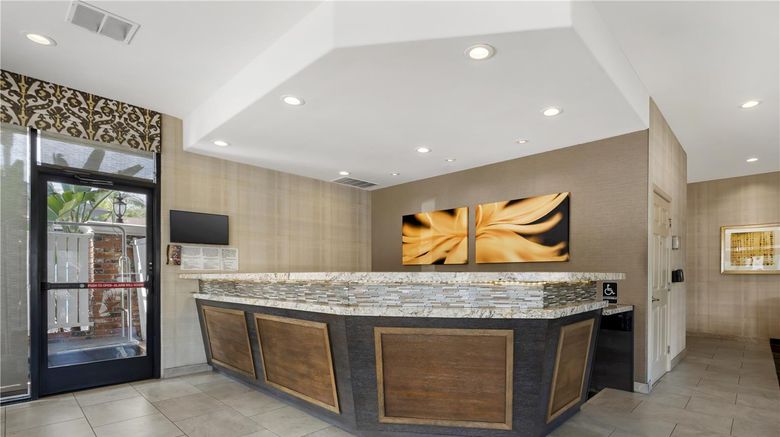 <b>Best Western Plus Carriage Inn Lobby</b>. Images powered by <a href="https://iceportal.shijigroup.com/" title="IcePortal" target="_blank">IcePortal</a>.