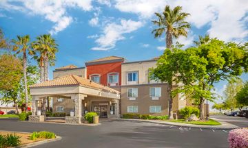 Best Western Plus Villa Del Lago Inn