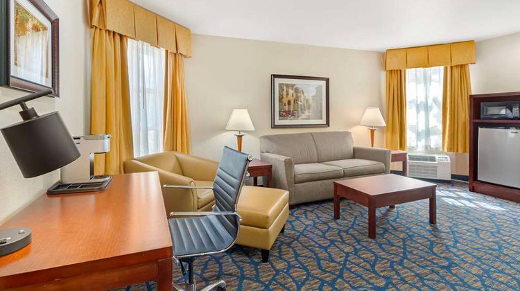 Best Western Plus Villa Del Lago Inn Room
