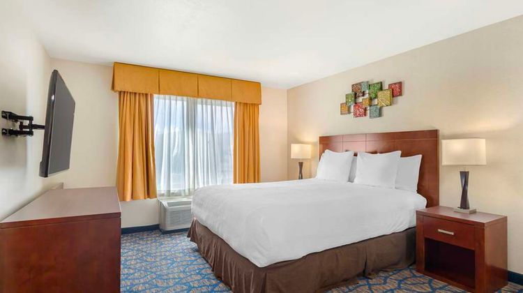 Best Western Plus Villa Del Lago Inn Room