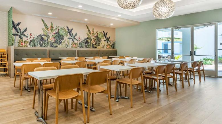 <b>Best Western Plus Capitola By-the-Sea Restaurant</b>. Images powered by <a href="https://iceportal.shijigroup.com/" title="IcePortal" target="_blank">IcePortal</a>.
