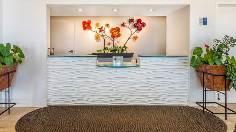 <b>Best Western Plus Capitola By-the-Sea Lobby</b>. Images powered by <a href="https://iceportal.shijigroup.com/" title="IcePortal" target="_blank">IcePortal</a>.