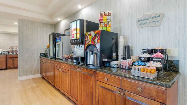 <b>Best Western Cedar Inn & Suites Restaurant</b>. Images powered by <a href="https://iceportal.shijigroup.com/" title="IcePortal" target="_blank">IcePortal</a>.