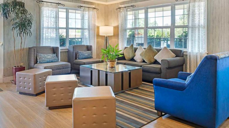 <b>Best Western Cedar Inn & Suites Lobby</b>. Images powered by <a href="https://iceportal.shijigroup.com/" title="IcePortal" target="_blank">IcePortal</a>.