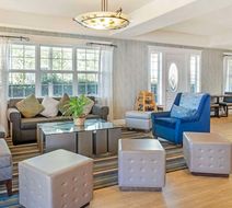 Best Western Cedar Inn & Suites Lobby