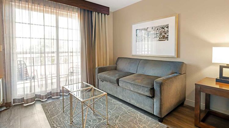 Best Western Cedar Inn & Suites Room
