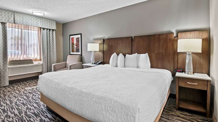 Best Western Los Alamitos Inn & Suites Room