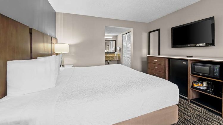 Best Western Los Alamitos Inn & Suites Room