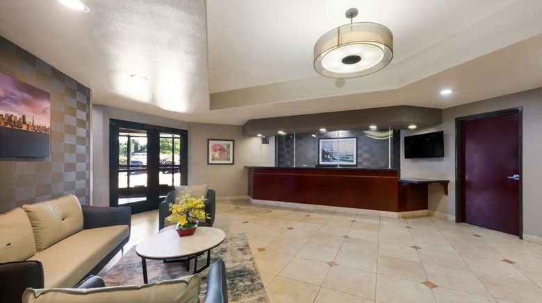 <b>Best Western Lanai Garden Inn & Suites Lobby</b>. Images powered by <a href="https://iceportal.shijigroup.com/" title="IcePortal" target="_blank">IcePortal</a>.