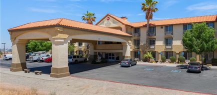 Best Western Plus John Jay Inn & Suites Exterior