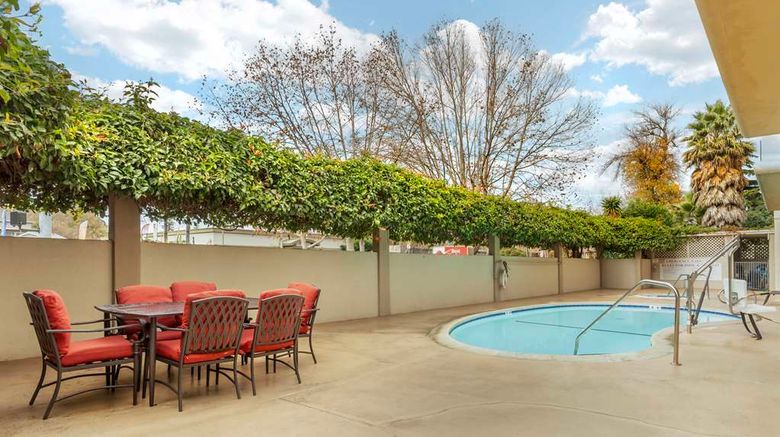 <b>Best Western Plus Airport Plaza Pool</b>. Images powered by <a href="https://iceportal.shijigroup.com/" title="IcePortal" target="_blank">IcePortal</a>.