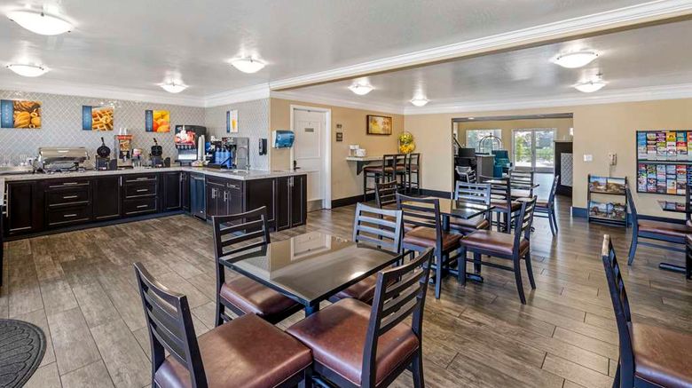 <b>Best Western Liberty Inn Restaurant</b>. Images powered by <a href="https://iceportal.shijigroup.com/" title="IcePortal" target="_blank">IcePortal</a>.