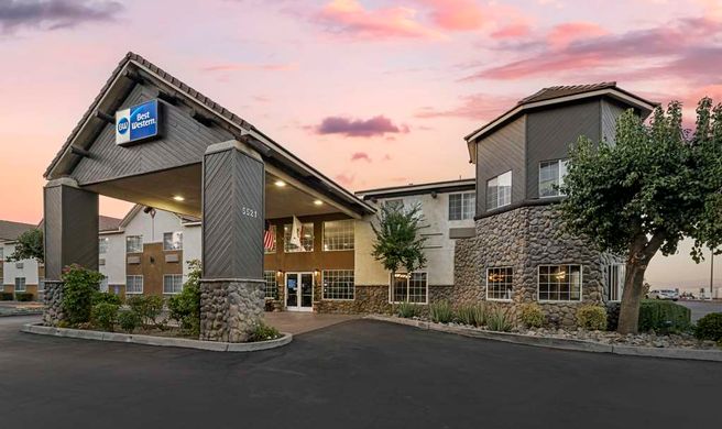 Best Western Liberty Inn Exterior