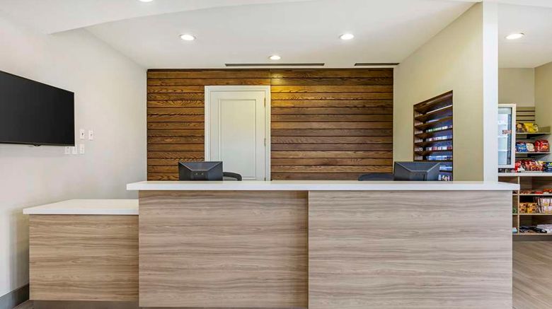<b>Best Western Plus Palm Desert Resort Lobby</b>. Images powered by <a href="https://iceportal.shijigroup.com/" title="IcePortal" target="_blank">IcePortal</a>.