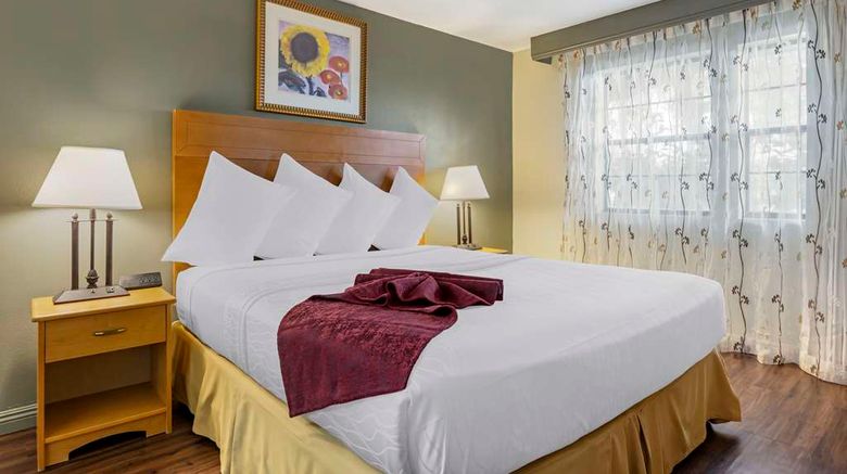 <b>Best Western Plus Palm Desert Resort Suite</b>. Images powered by <a href="https://iceportal.shijigroup.com/" title="IcePortal" target="_blank">IcePortal</a>.