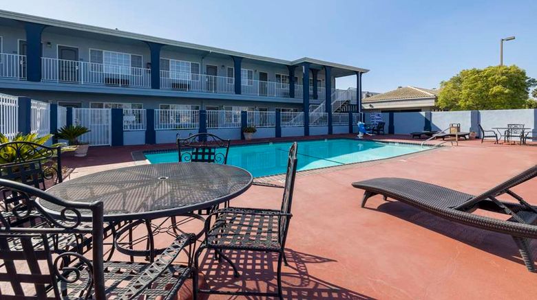 <b>Best Western Orange Plaza Pool</b>. Images powered by <a href="https://iceportal.shijigroup.com/" title="IcePortal" target="_blank">IcePortal</a>.