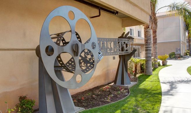 Best Western Plus Media Center Inn Suite Exterior