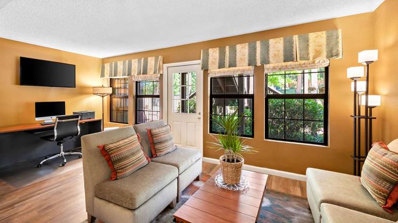 <b>Best Western Stagecoach Inn Lobby</b>. Images powered by <a href="https://iceportal.shijigroup.com/" title="IcePortal" target="_blank">IcePortal</a>.