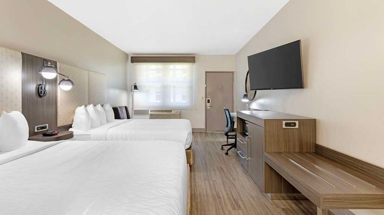 <b>Best Western Marina State Beach Room</b>. Images powered by <a href="https://iceportal.shijigroup.com/" title="IcePortal" target="_blank">IcePortal</a>.