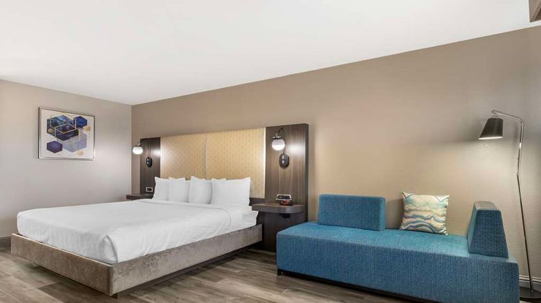 <b>Best Western Marina State Beach Room</b>. Images powered by <a href="https://iceportal.shijigroup.com/" title="IcePortal" target="_blank">IcePortal</a>.
