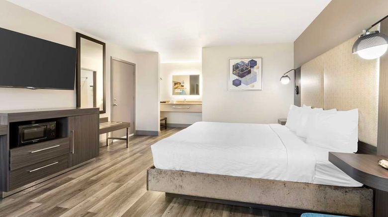 <b>Best Western Marina State Beach Room</b>. Images powered by <a href="https://iceportal.shijigroup.com/" title="IcePortal" target="_blank">IcePortal</a>.