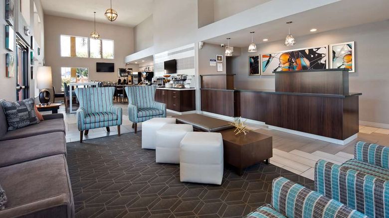 <b>Best Western Apricot Inn Lobby</b>. Images powered by <a href="https://iceportal.shijigroup.com/" title="IcePortal" target="_blank">IcePortal</a>.