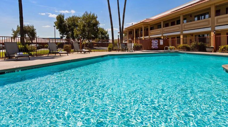 <b>Best Western Apricot Inn Pool</b>. Images powered by <a href="https://iceportal.shijigroup.com/" title="IcePortal" target="_blank">IcePortal</a>.