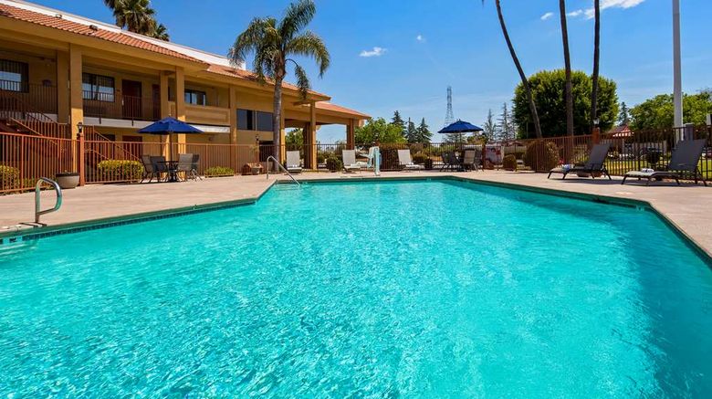 <b>Best Western Apricot Inn Pool</b>. Images powered by <a href="https://iceportal.shijigroup.com/" title="IcePortal" target="_blank">IcePortal</a>.