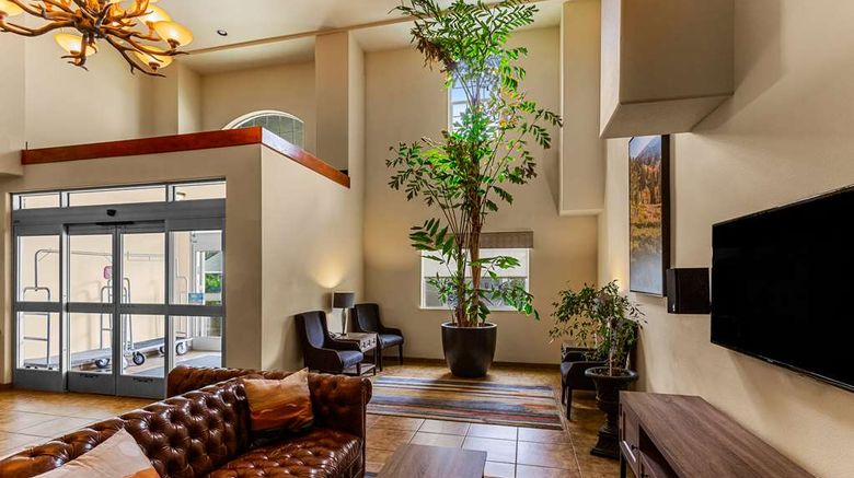 <b>Best Western Rose Quartz Inn Lobby</b>. Images powered by <a href="https://iceportal.shijigroup.com/" title="IcePortal" target="_blank">IcePortal</a>.