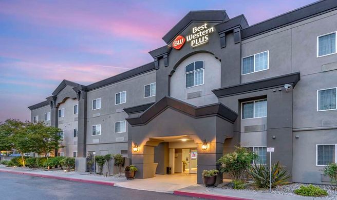 Best Western Plus Vineyard Inn Exterior