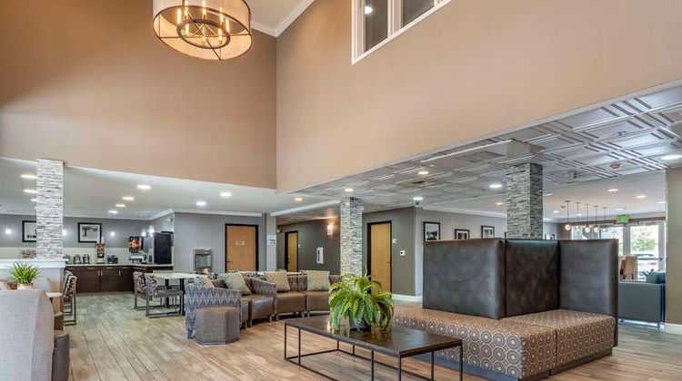 Best Western Plus Vineyard Inn Lobby