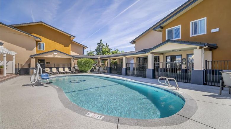 <b>Best Western Antelope Inn & Suites Pool</b>. Images powered by <a href="https://iceportal.shijigroup.com/" title="IcePortal" target="_blank">IcePortal</a>.