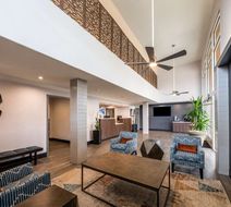 Best Western Inn & Suites Lemoore Lobby