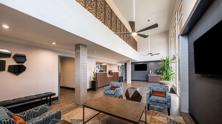 Best Western Inn & Suites Lemoore Lobby