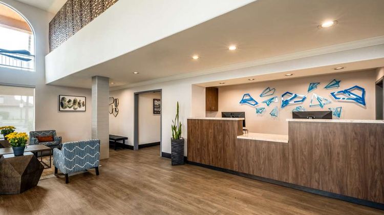 Best Western Inn & Suites Lemoore Lobby