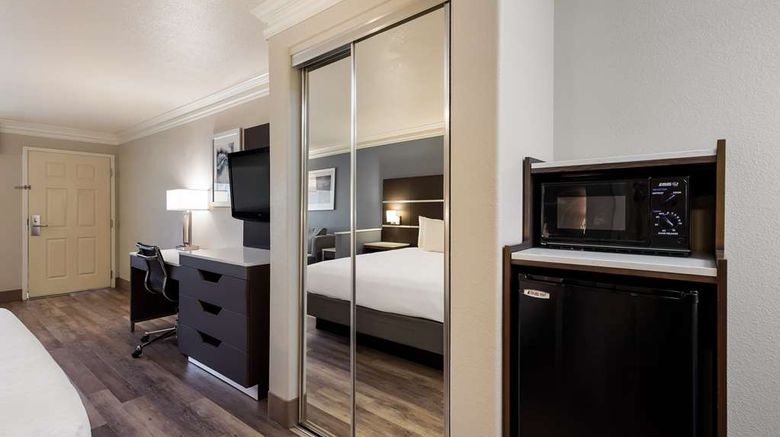 <b>Best Western Inn & Suites Lemoore Room</b>. Images powered by <a href="https://iceportal.shijigroup.com/" title="IcePortal" target="_blank">IcePortal</a>.