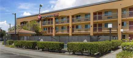 Best Western Plus Pleasanton Inn Exterior