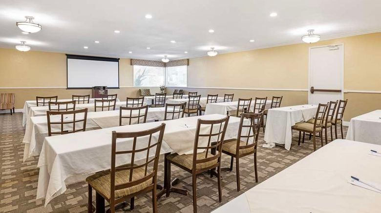 <b>Best Western Oceanside Inn Meeting</b>. Images powered by <a href="https://iceportal.shijigroup.com/" title="IcePortal" target="_blank">IcePortal</a>.