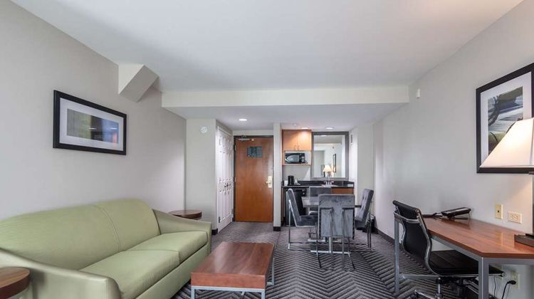 Best Western Coyote Point Inn Room